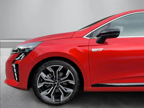 https://vehicle.imgix.net/4259686/de2f5338-be34-4002-86a2-7f333c758aae.jpg