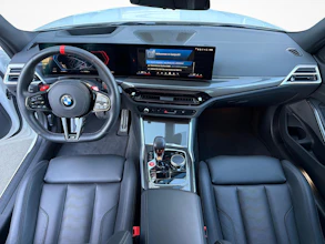 https://vehicle.imgix.net/4259689/208fba68-feda-4a95-8ffb-933fa54437a2.jpg