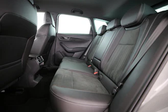 https://vehicle.imgix.net/4259695/c50ca8cb-e923-4746-ac72-bc695222034c.jpg