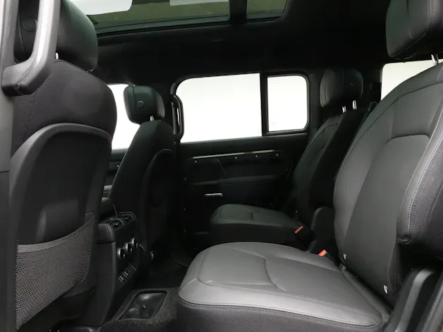 Land Rover Defender 130 3.0 D I6 350 X-Dynamic HSE