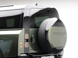 Fahrzeugbild LAND ROVER Defender 130 3.0 D I6 350 X-Dynamic HSE