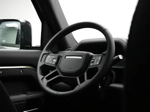 Fahrzeugbild LAND ROVER Defender 130 3.0 D I6 350 X-Dynamic HSE