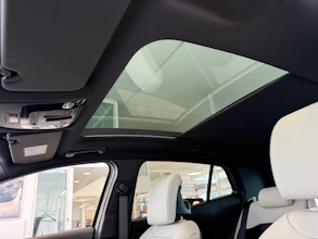 https://vehicle.imgix.net/4259803/028a3019-07eb-4b98-8af2-68dd6b190bcd.jpg