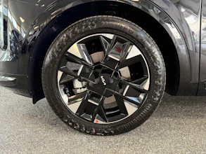 https://vehicle.imgix.net/4259803/3b97b5c3-856d-4089-b6fc-100f62db8468.jpg