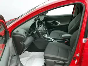 Toyota Yaris 1.5 VVT-i HSD Active