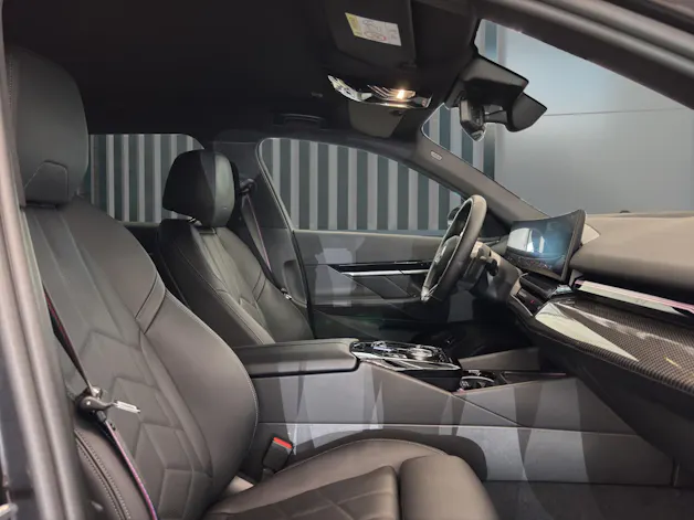 BMW 540d xDrive Touring M SPORTPAKET PRO (Import)