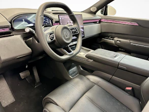 https://vehicle.imgix.net/4260100/b5526e00-e9e9-4652-921b-237113c8f836.jpg
