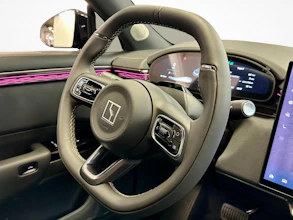 https://vehicle.imgix.net/4260100/bff45b2a-4536-49e4-81f8-a0caf5c31d07.jpg
