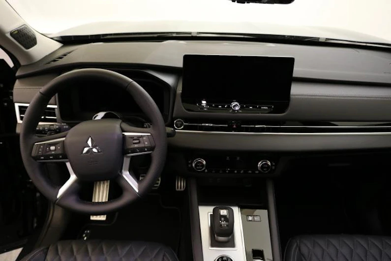 Fahrzeugbild MITSUBISHI OUTLANDER