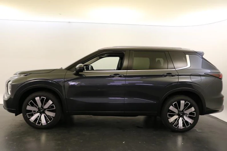 Fahrzeugbild MITSUBISHI OUTLANDER