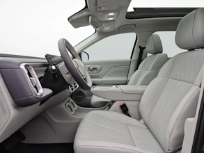 https://vehicle.imgix.net/4260259/cc5166e8-51fa-48b3-888d-db6c9351a5cc.jpg