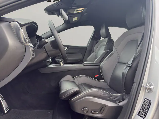Volvo XC60 2.0 B5 MH R-Design AWD