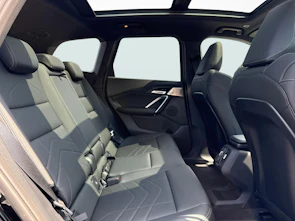 Fahrzeugbild BMW X1 30e xDrive paddles