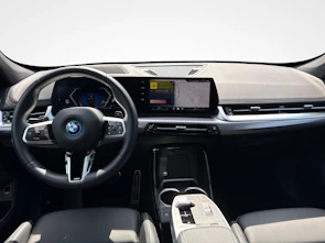 Fahrzeugbild BMW X1 30e xDrive paddles