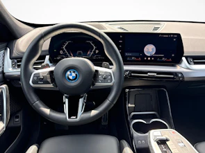 Fahrzeugbild BMW X1 30e xDrive paddles