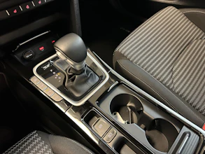 https://vehicle.imgix.net/4260350/d95fc356-239b-402b-bcb6-c5f1935bce40.jpg