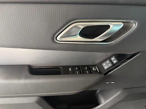 Fahrzeugbild LAND ROVER Range Rover Velar 2.0 P400e R-Dynamic S