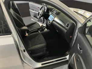 Suzuki Vitara 1.4 T Sakura Top Hybrid 4x4