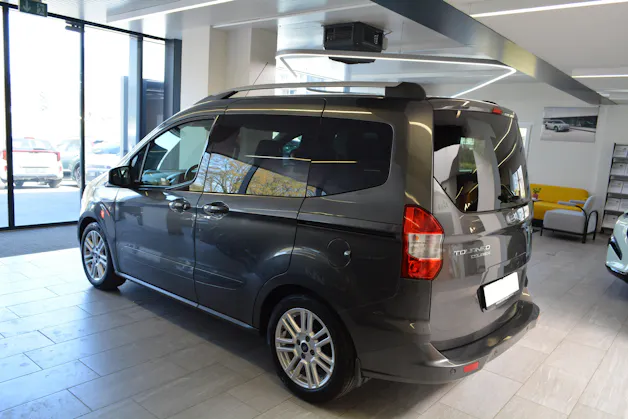 Ford Tourneo Courier 1.0 EcoB 100 Titanium