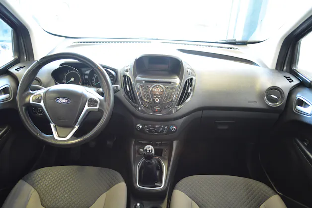 Ford Tourneo Courier 1.0 EcoB 100 Titanium