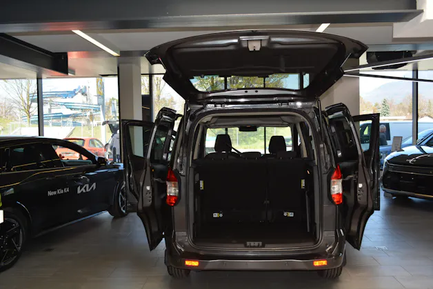 Ford Tourneo Courier 1.0 EcoB 100 Titanium