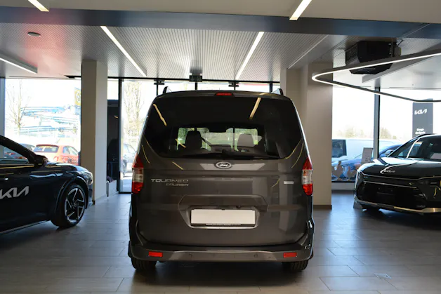 Ford Tourneo Courier 1.0 EcoB 100 Titanium