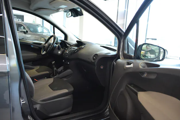 Ford Tourneo Courier 1.0 EcoB 100 Titanium