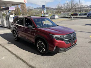 Subaru Forester Station 2.0i e-Boxer Swiss Plus