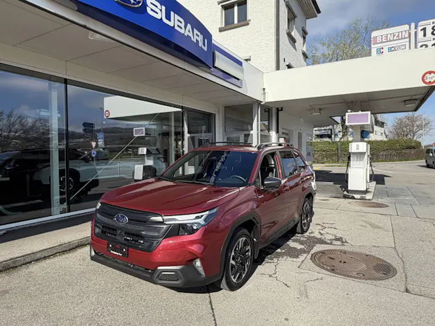 Subaru Forester Station 2.0i e-Boxer Swiss Plus