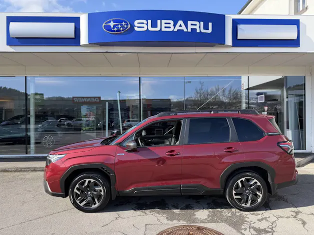 Subaru Forester Station 2.0i e-Boxer Swiss Plus