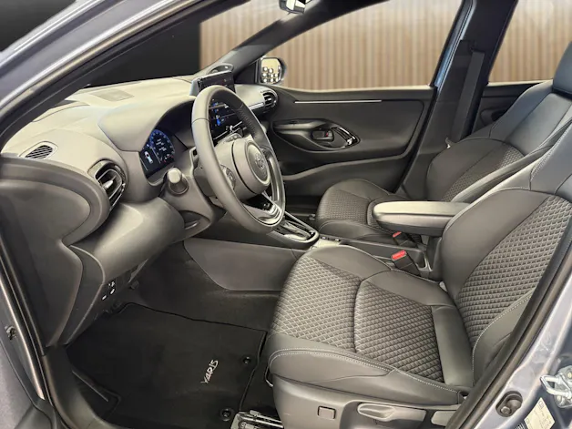Toyota Yaris 1.5 VVT-i HSD Premium