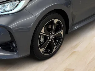 Toyota Yaris 1.5 VVT-i HSD Premium