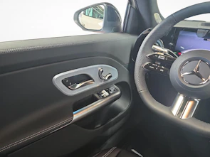 Fahrzeugbild MERCEDES-BENZ GLB 220 4MATIC AMG Line