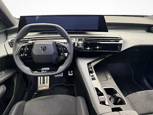 PEUGEOT 5008 1.6 PHEV GT