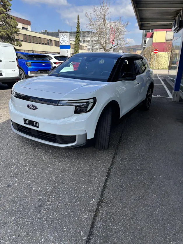 Ford Explorer Extended Range Premium
