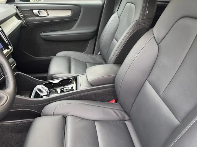 Volvo XC40 2.0 B4 MH Plus Dark
