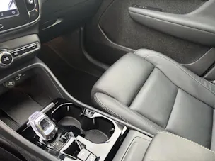 Volvo XC40 2.0 B4 MH Plus Dark