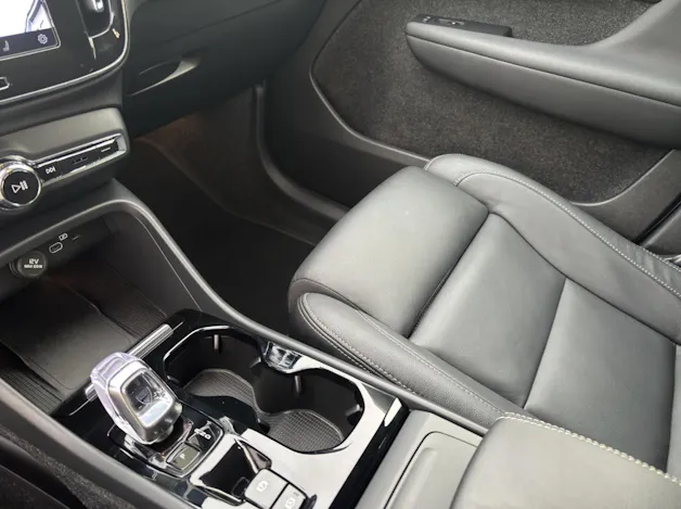 Volvo XC40 2.0 B4 MH Plus Dark