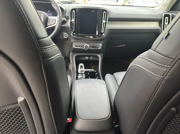 Volvo XC40 2.0 B4 MH Plus Dark