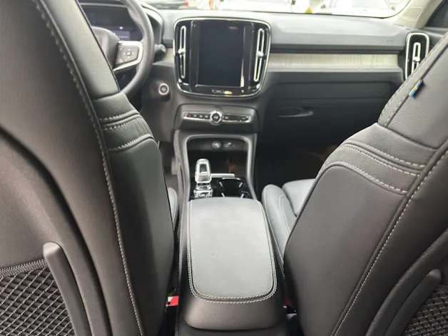 Volvo XC40 2.0 B4 MH Plus Dark