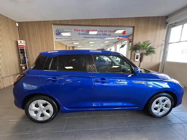 Suzuki Swift 1.2 Sakura Hybrid