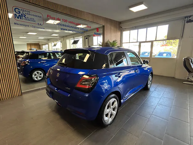 Suzuki Swift 1.2 Sakura Hybrid
