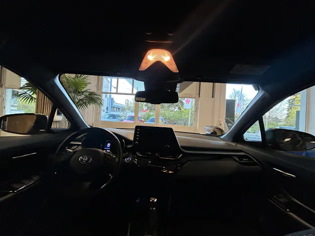 Toyota C-HR 2.0 VVTi HSD Trend