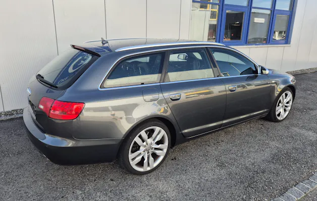 Audi S6 Avant 5.2 V10 quattro tiptronic