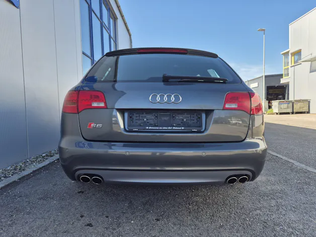 Audi S6 Avant 5.2 V10 quattro tiptronic