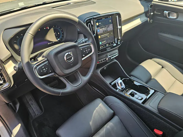 Volvo XC40 2.0 B4 MH Plus Dark