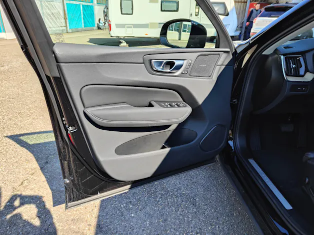 Volvo XC60 2.0 T6 TE Plus Dark eAWD