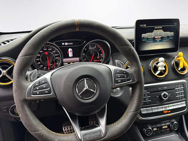 Mercedes-Benz CLA Shooting Brake 45 AMG Yellow Night Edition 4Matic Speed.
