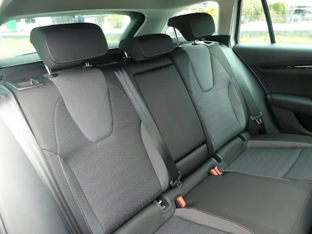 Škoda Octavia Combi 1.5 TSI mHEV DSG Dynamic