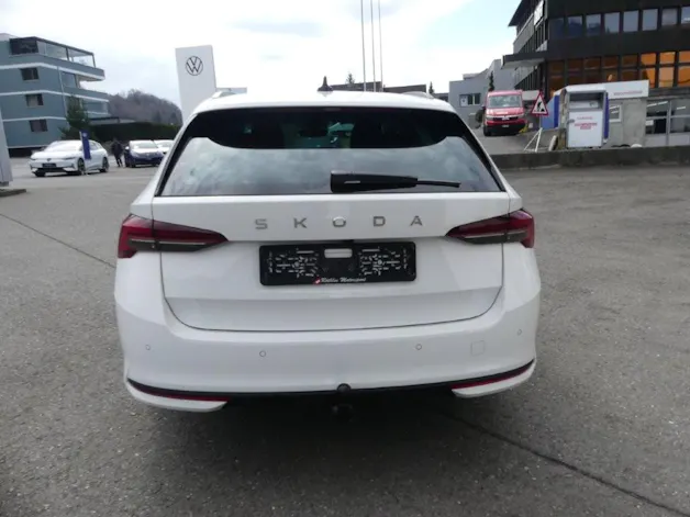 Škoda Octavia Combi 1.5 TSI mHEV DSG Dynamic